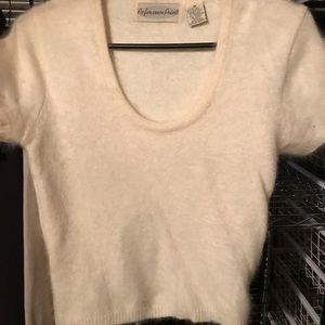 SS Creme Sweater. M
